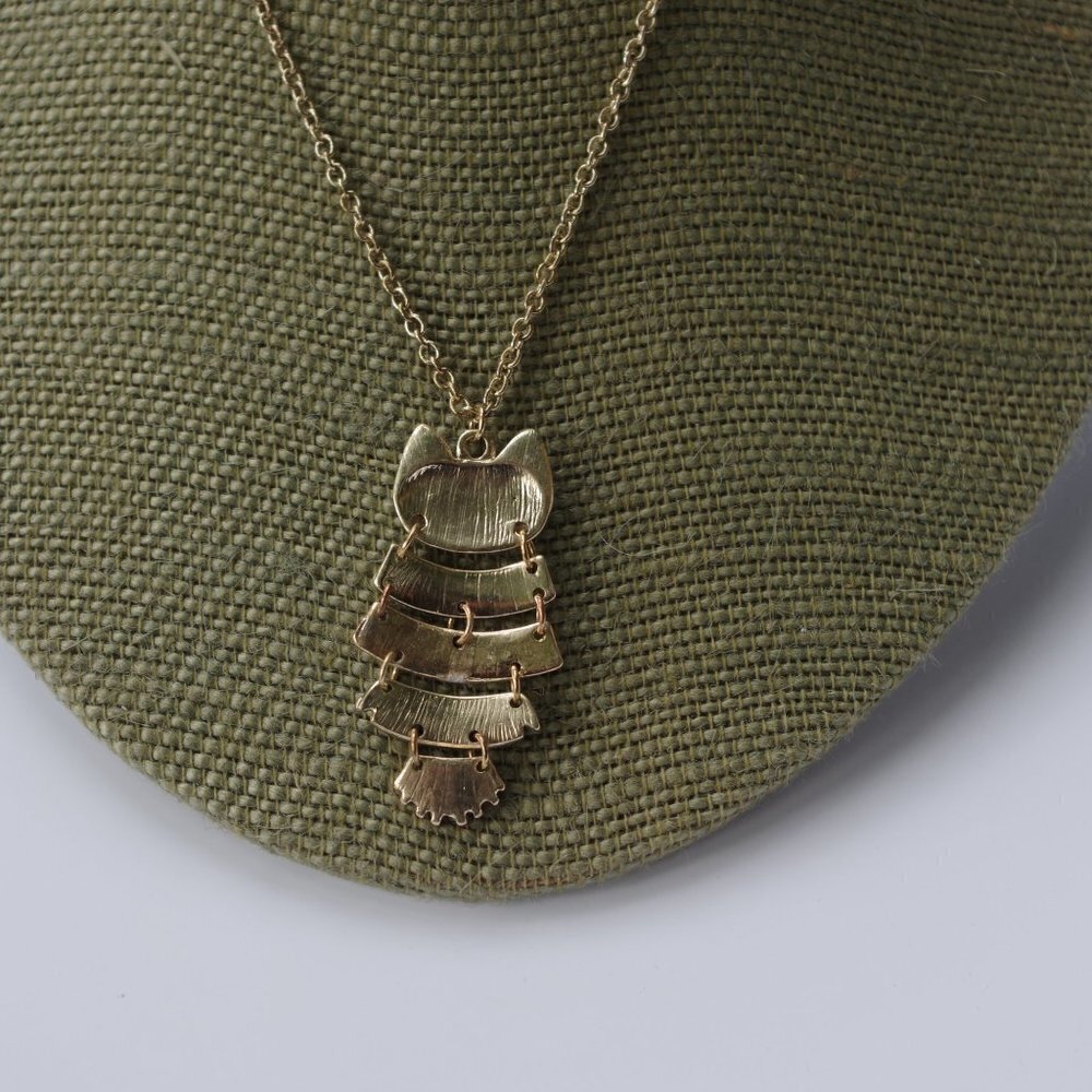 Women`s gold tone colorful owl necklace. 16 inches - Picture 5 of 5